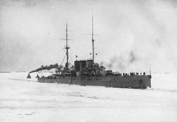 БКР Рюрик во льдах БКР Рюрик во льдах
